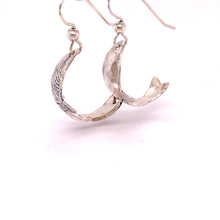 Load image into Gallery viewer, Reticulated Silver Fish Hoops
